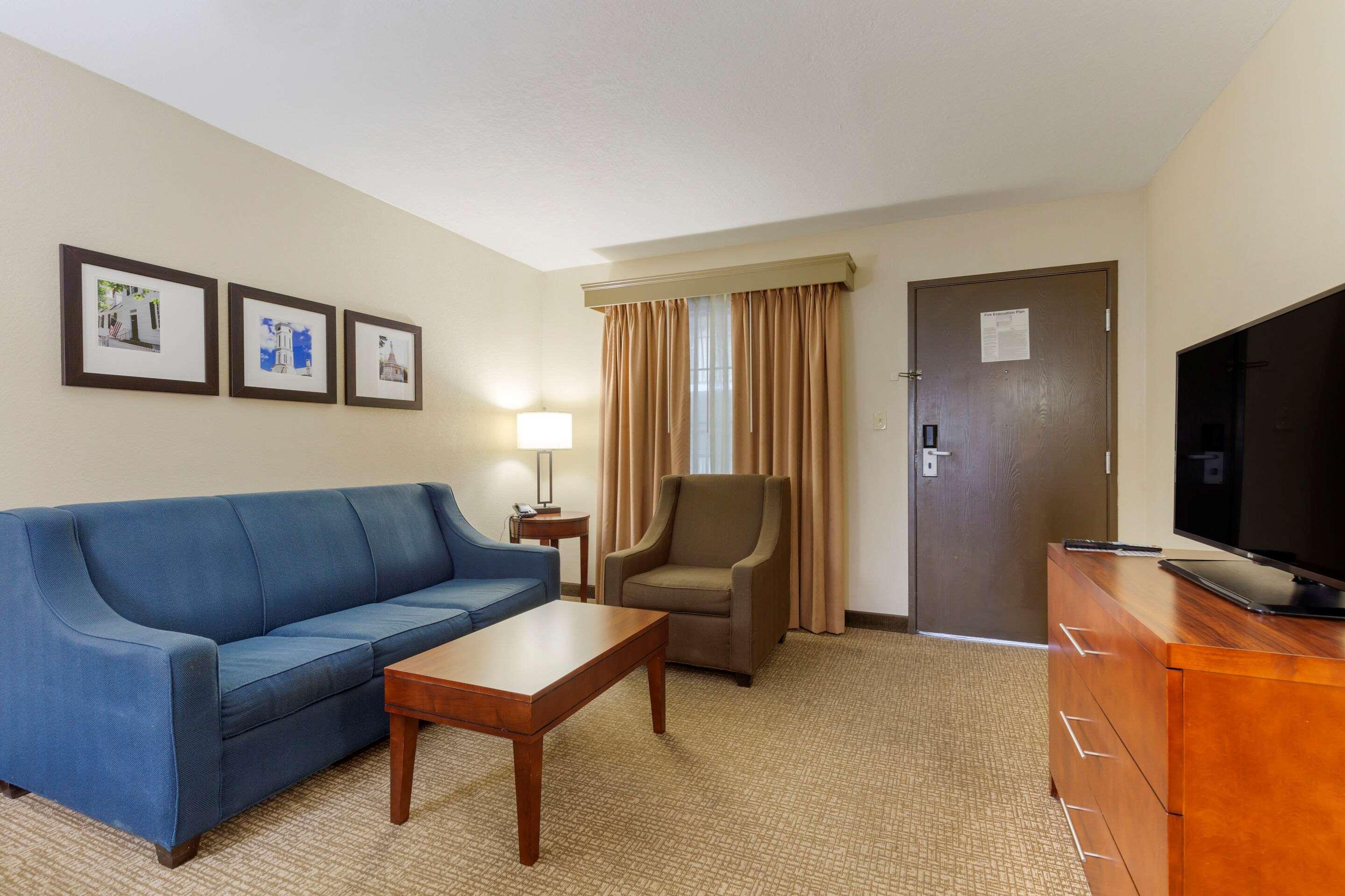 Comfort Suites Fredericksburg South Εξωτερικό φωτογραφία