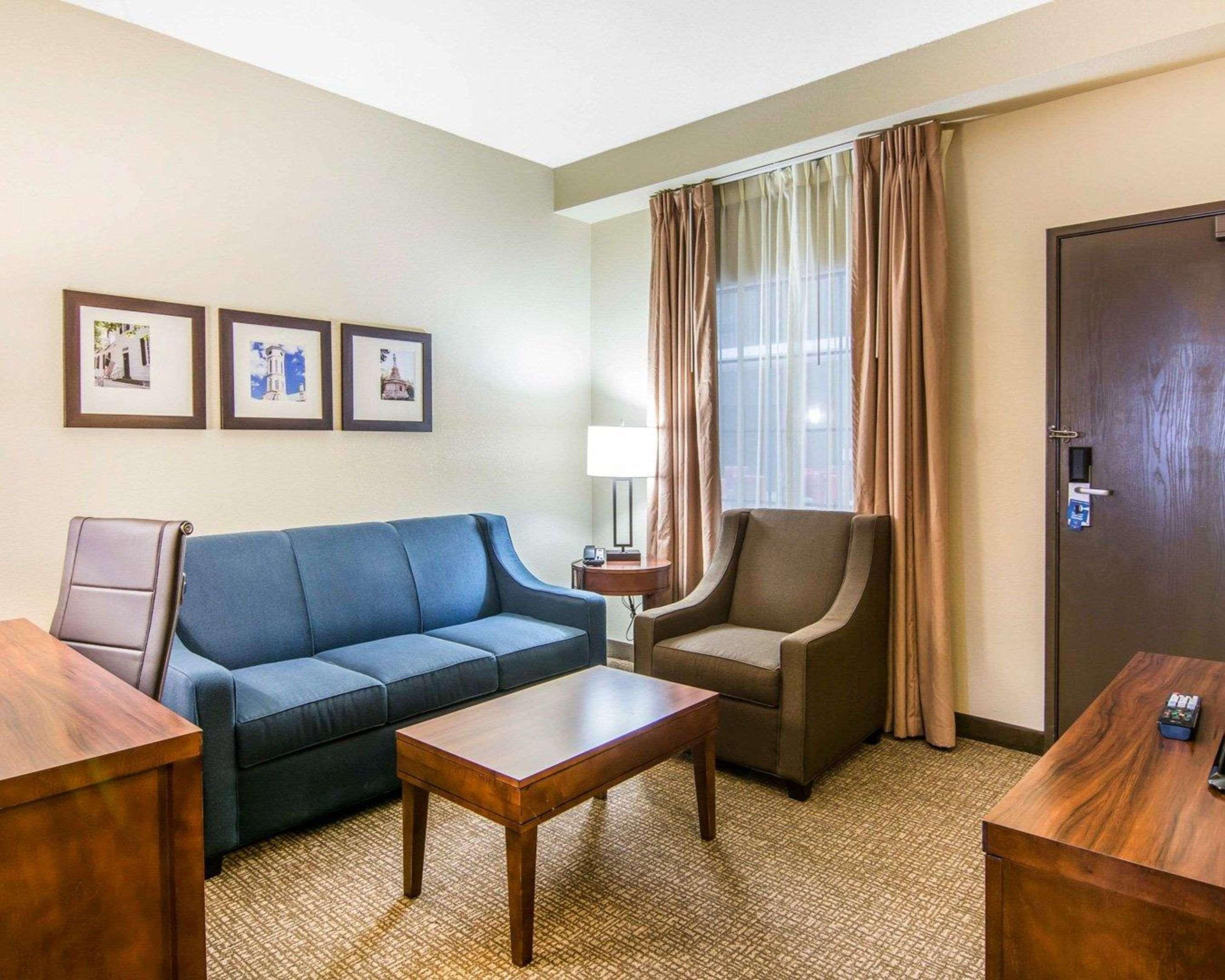 Comfort Suites Fredericksburg South Εξωτερικό φωτογραφία