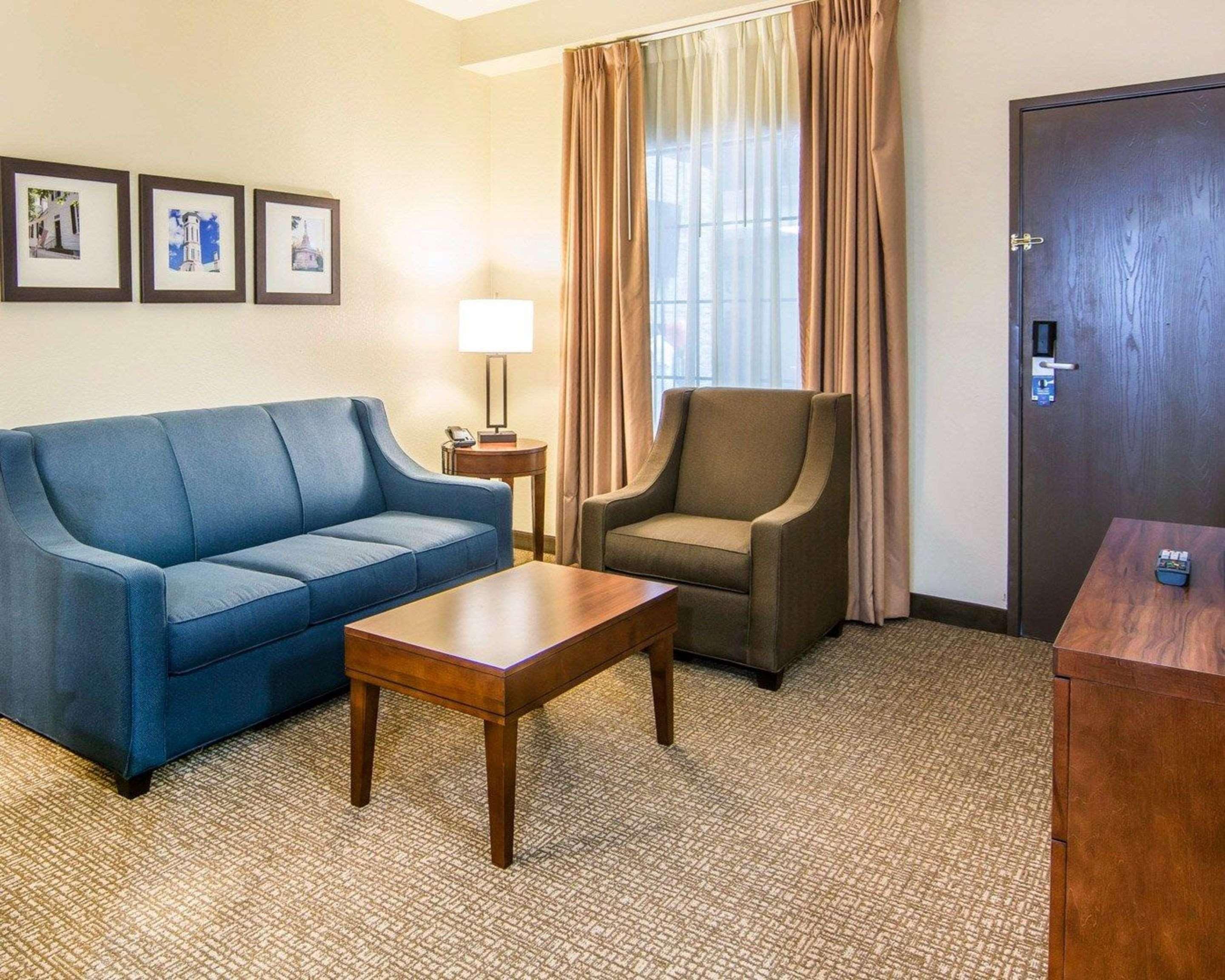 Comfort Suites Fredericksburg South Εξωτερικό φωτογραφία